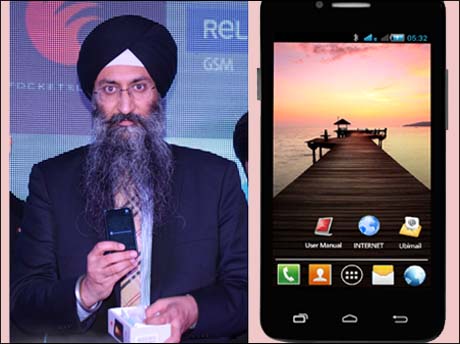 DataWind bundles free Net access with  its 2G and 3G smartphones