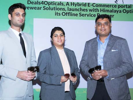 Deals4Opticals takes  spectacles business online in a hybrid model