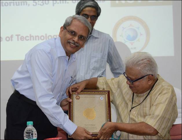 Teacher and mentor to a generation of infotech professionals, he helped kickstart the IT revolution in India