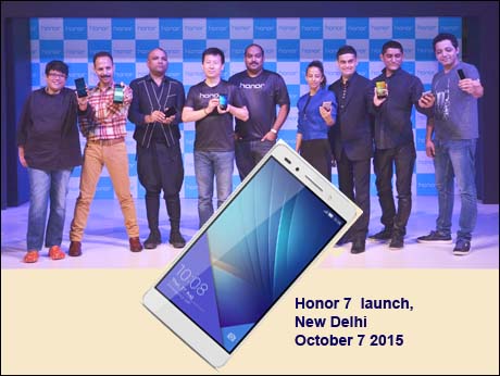 Honor 7  comes with pre embedded SOS feature