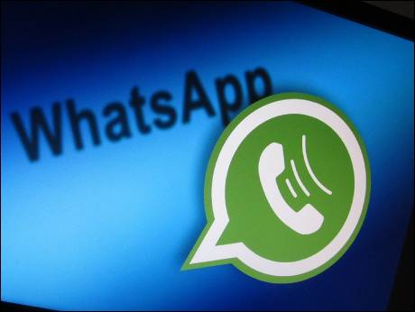 Whatsapp  back-pedals,  but does not relent on new privacy concerns