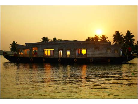 Kerala  houseboats to be geo-tracked with GPS