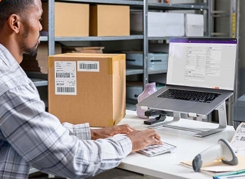  FedEx, crafts a special tool to navigate complexities of import processes in India